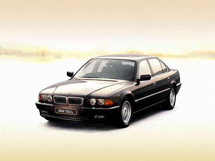  BMW 750iL 1994 года  (UK) (фото 1 из 6)